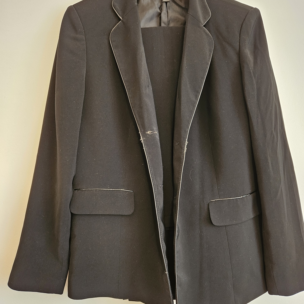 Kasper Women's Black Blazer with White Trim